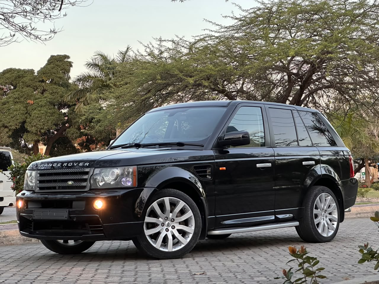 RANGE ROVER SPORTS thumbnail 3